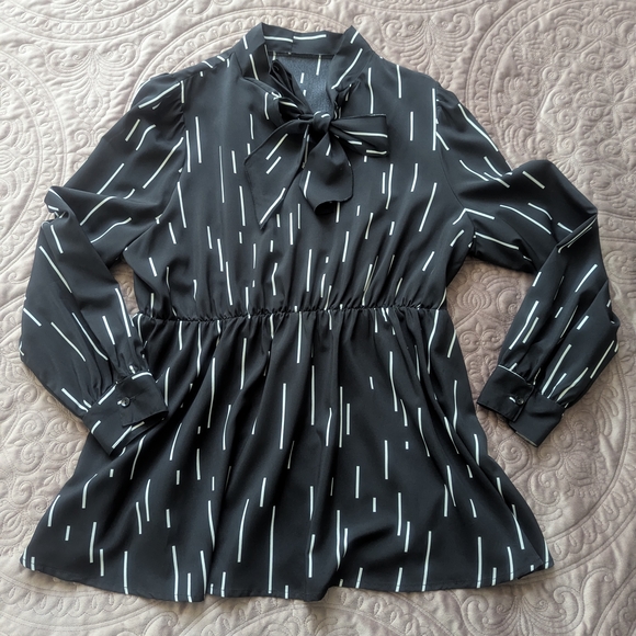 Tops - Chic Black Blouse with White Accents